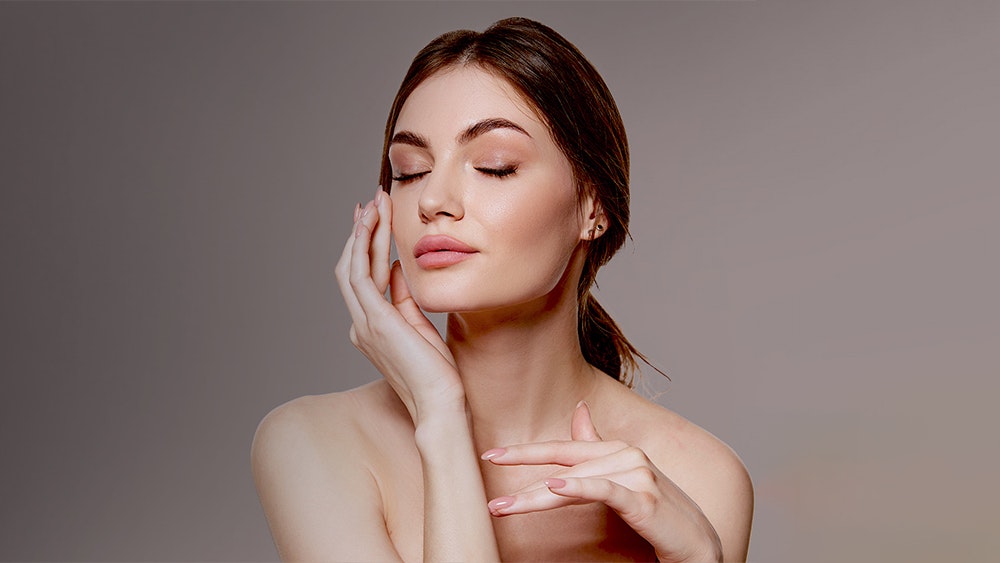 How Facelift Surgery Redefines Overall Facial Shape