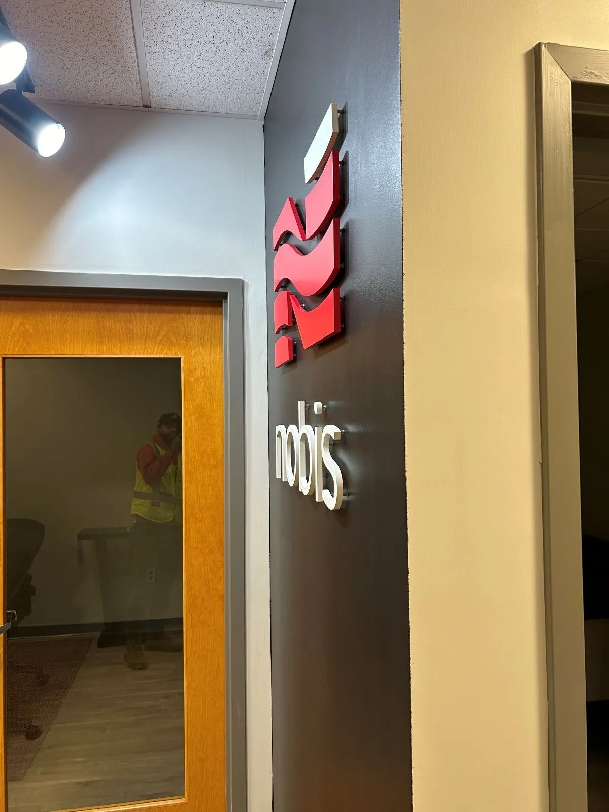 Make a Strong First Impression with Custom Lobby Signs in Boston - Newsglo