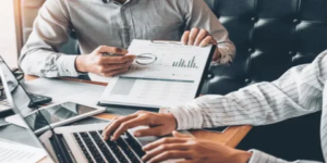 How Do Tax Agent Services Help Businesses Manage Taxes Efficiently? - Newsglo