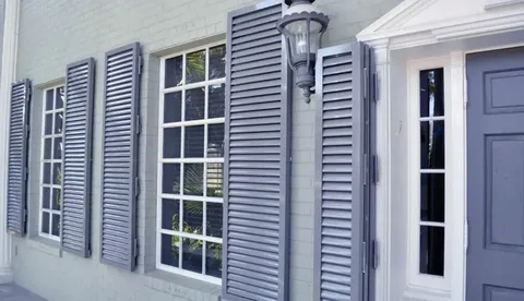 Professional Colonial shutters Installation Service In Palm Beach, Florida