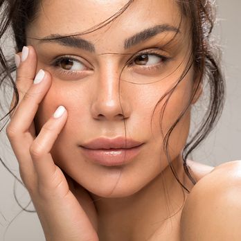 How to Achieve a Natural Makeup Look Easily - Newsglo Beauty