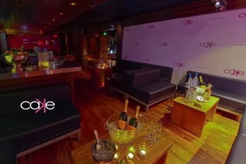 Macs Bar: A Place Built on Atmosphere, Not Imitation - Newsglo