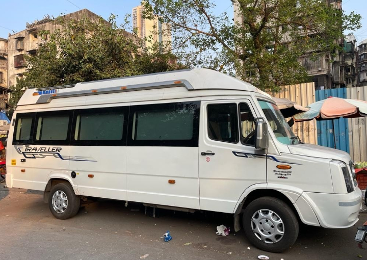 Luxury Maharaja Tempo Traveller In Jaipur