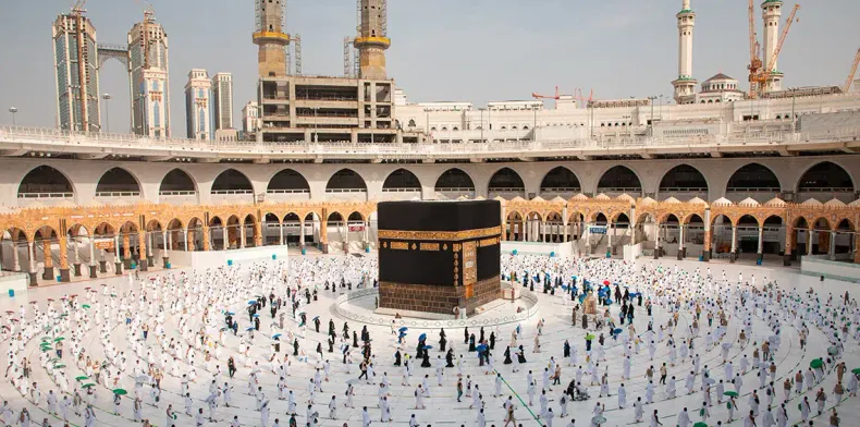 Do December Umrah packages include Ziyarat tours?