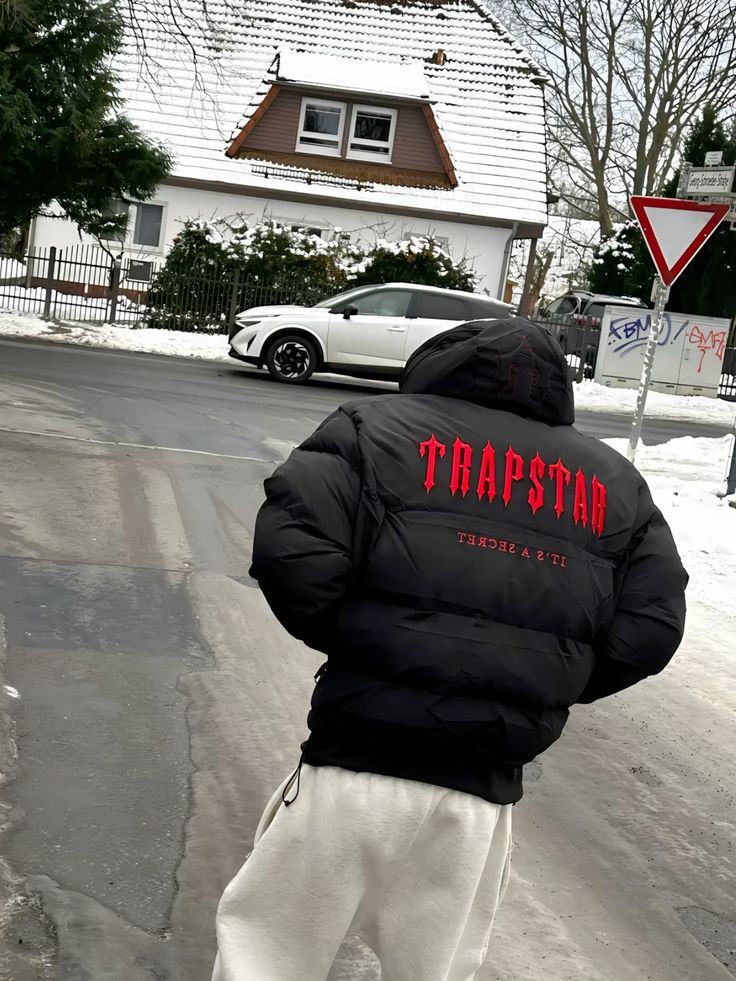 What Hidden Message Does Kurtka Trapstar Communicate Through Its Bold Designs? - Newsglo Kurtka Trapstar