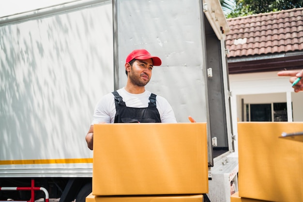 How Long Distance Movers Handle Fragile Items: Tips for Special Care - Newsglo long distance movers