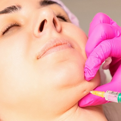 هل يمكن لعملية شفط الدهون من الذقن المزدوجة إزالة الذقن المزدوجة بشكل دائم؟ - Newsglo شفط دهون الذقن المزدوجة في عمان