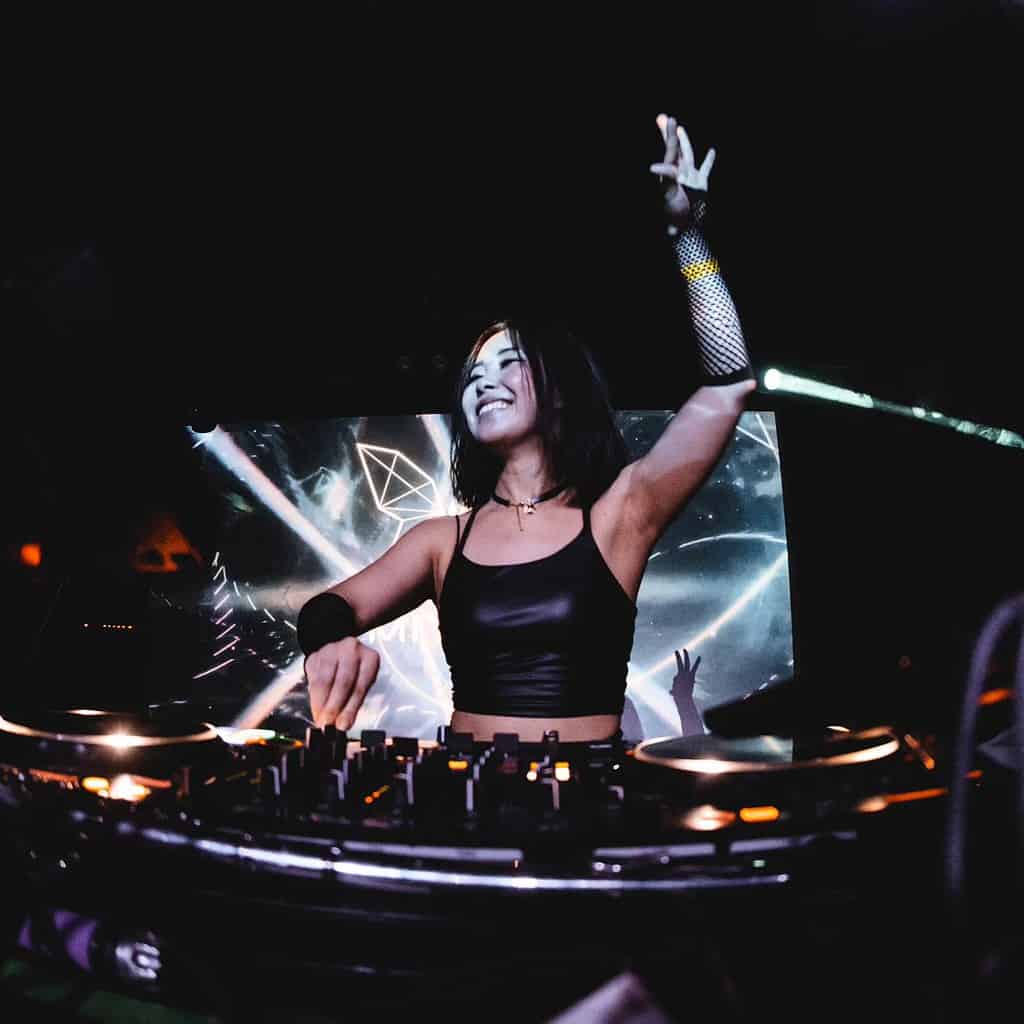 Why Should Event Planners Hire A Skilled Dj? - Newsglo Why Should Event Planners Hire A Skilled Dj?